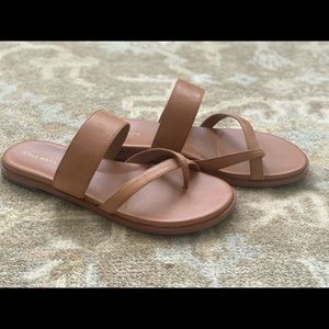 Cole Haan Felicia thong sandal 8.5